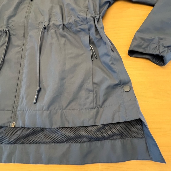 Champion Women’s Zip Up Lightweight Hooded Jacket with Zipper Pockets Size XS - Picture 2 of 6